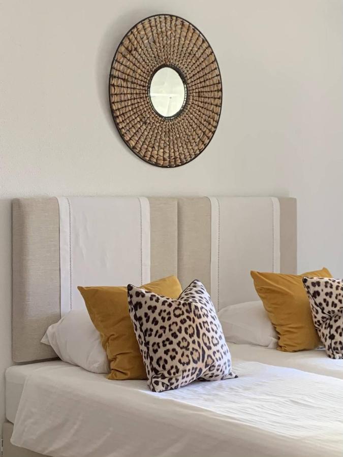 Stylish 3 Bedroom Close To The *