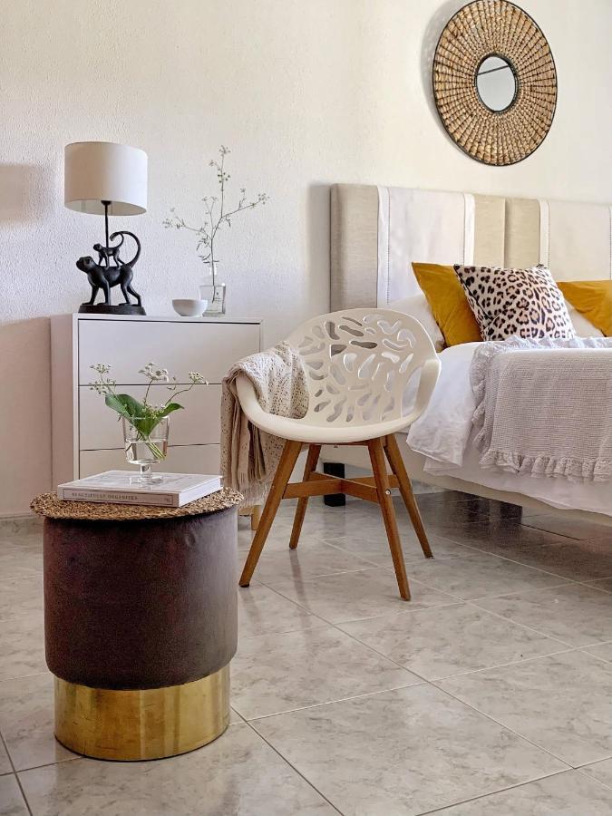 Stylish 3 Bedroom Close To The Apartment